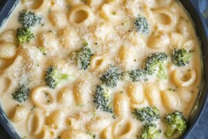 Creamy Broccoli Mac and Cheese Recipe