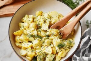 Hearty Tomato Soup Recipe for Cozy Nights